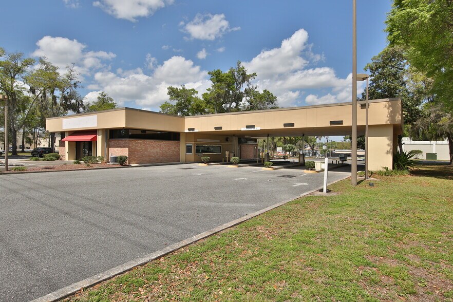More Photos Of 3617 NE 7th St, Ocala Bank For Lease