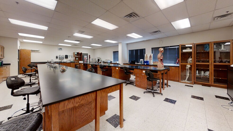 More Photos Of 7300 Blackmon Rd, Columbus Schools For Lease