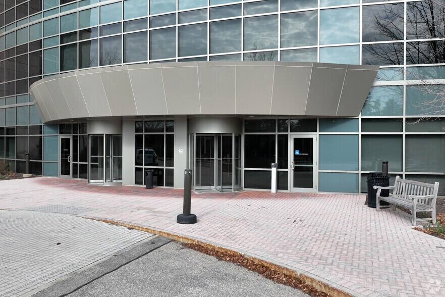 More Photos Of 100 Liberty Way, Dover Unknown For Lease