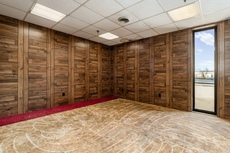 More Photos Of 43 Beaumont St, Zanesville Warehouse For Lease