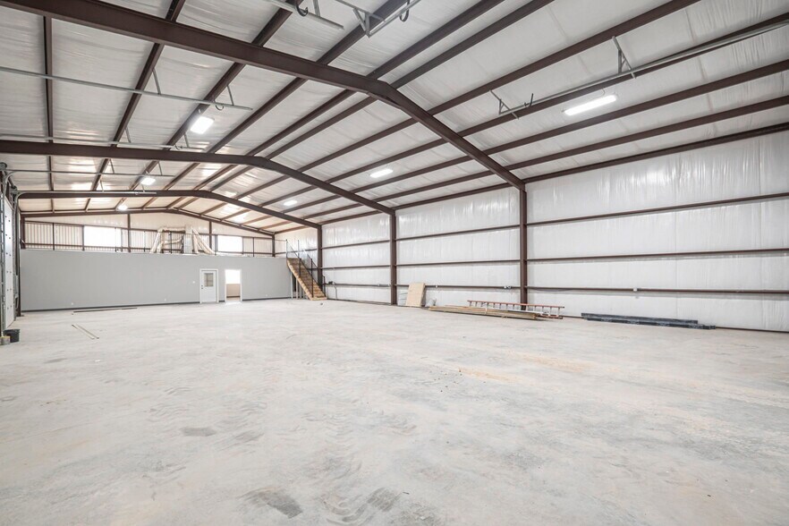 More Photos Of 14010 W Silver Fox Trl, Odessa Warehouse For Sale