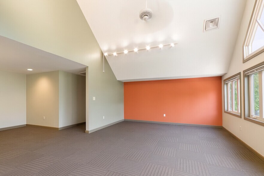 More Photos Of 5621-5661 Columbia Pike, Falls Church Loft Creative Space For Sale