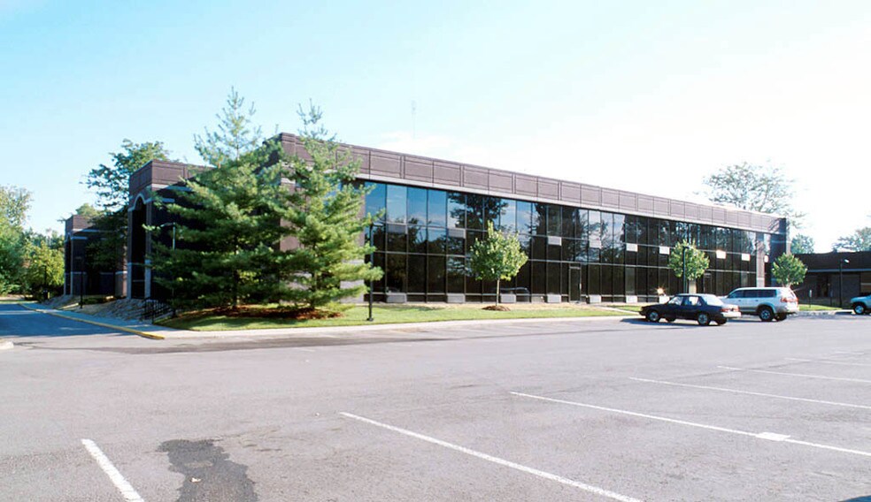 More Photos Of 10170 Linn Station Rd, Louisville Unknown For Lease