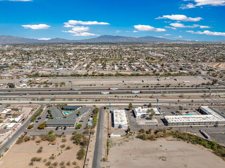 More Photos Of 1000 S Freeway, Tucson Rehabilitation Center For Lease