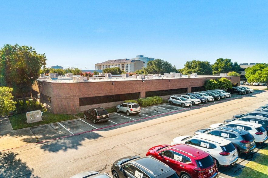 Primary Photo Of 1701-1801 Gateway Blvd, Richardson Medical For Lease