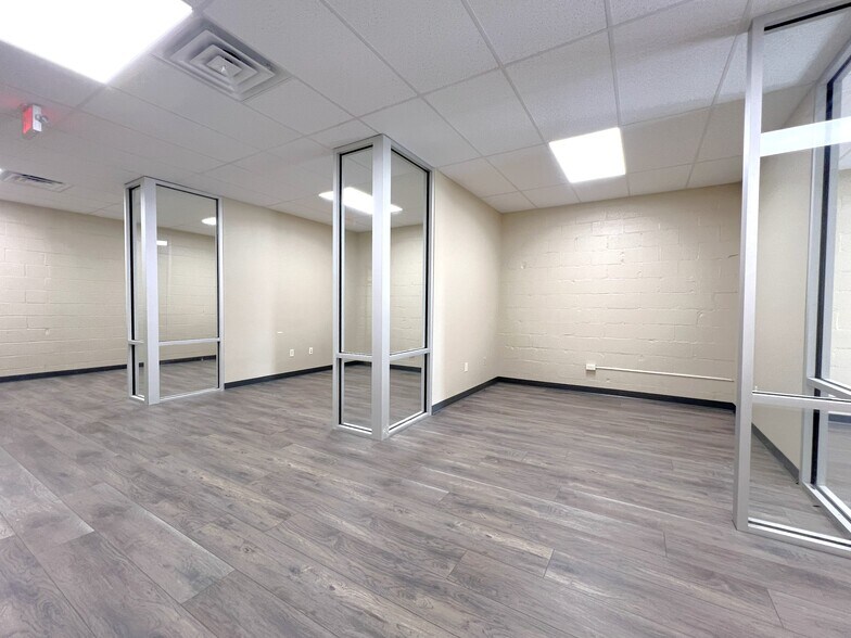 More Photos Of 200 Shannon Rd W, Sulphur Springs Storefront For Lease