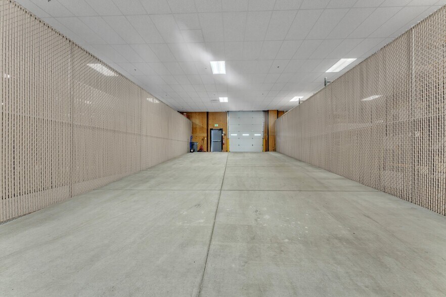 More Photos Of 2150 Garden of the Gods Rd, Colorado Springs Showroom For Lease