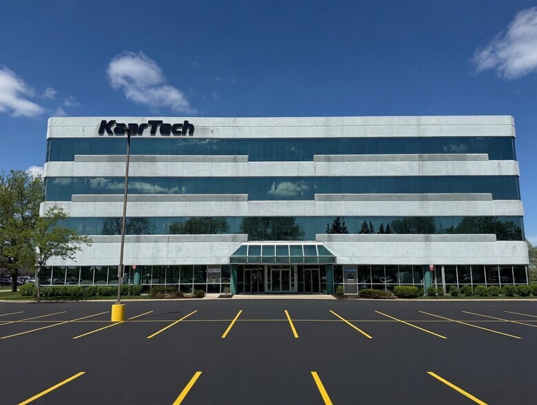 Primary Photo Of 5550 W Touhy Ave, Skokie Office For Lease