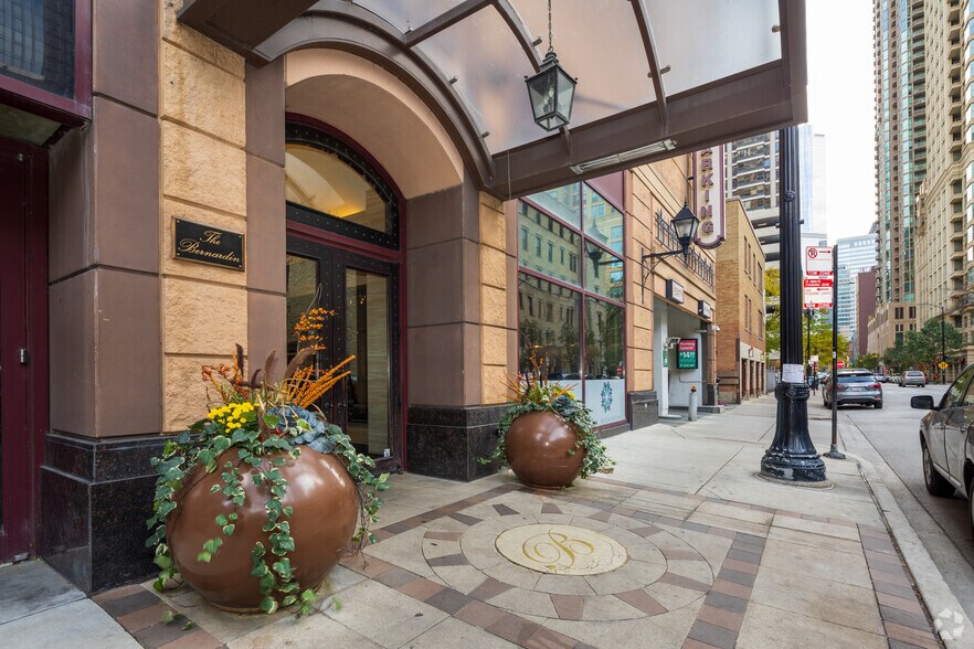 More Photos Of 747 N Wabash Ave, Chicago Apartments For Lease