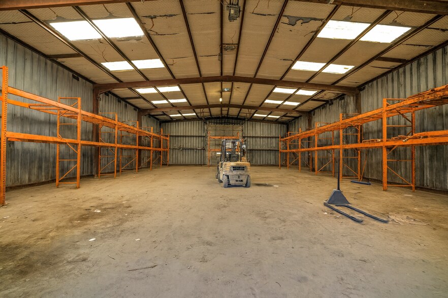 More Photos Of 303 Ebner St, Boerne Flex For Sale