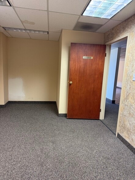 More Photos Of 150 N Walsh Dr, Casper General Retail For Sale