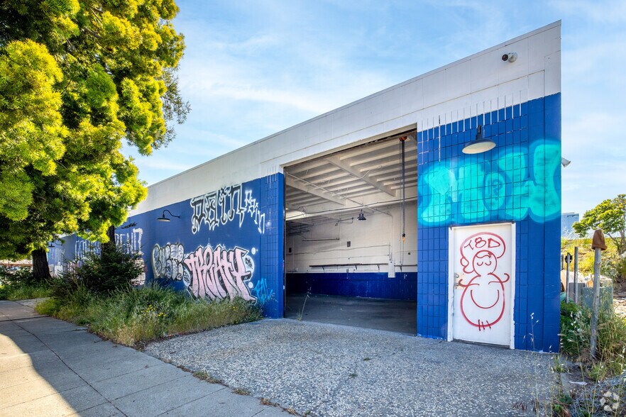 More Photos Of 2020 Brush St, Oakland Warehouse For Lease