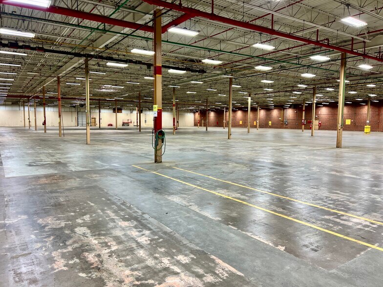 Primary Photo Of 102 E Holly Hill Rd, Thomasville Manufacturing For Lease