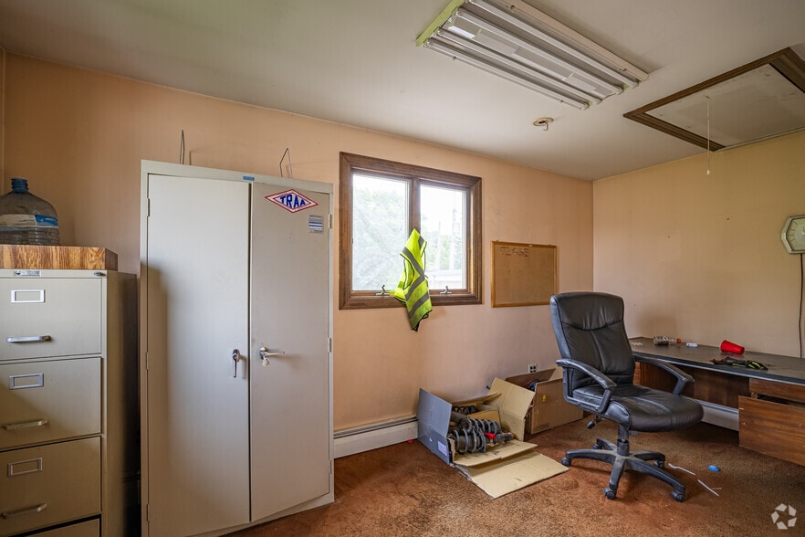 More Photos Of 2072 State Route 35, South Amboy Auto Repair For Sale