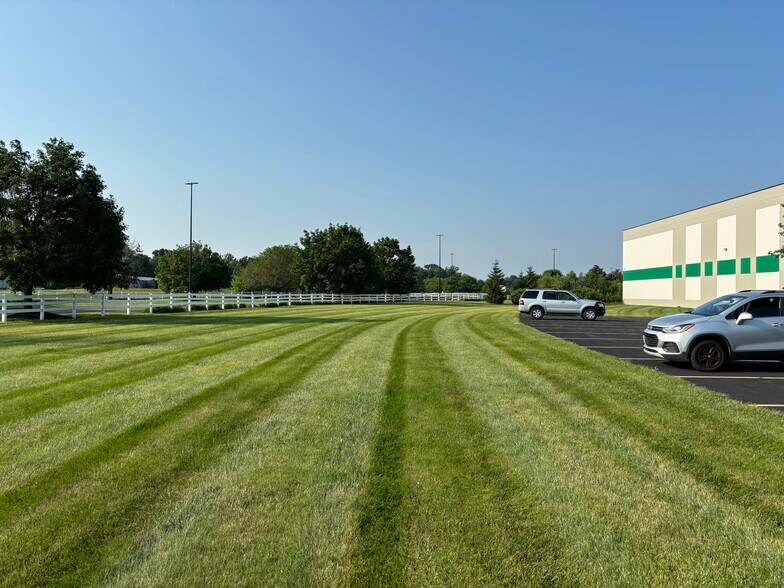 More Photos Of 9175 S Innovation Dr, Daleville Warehouse For Lease