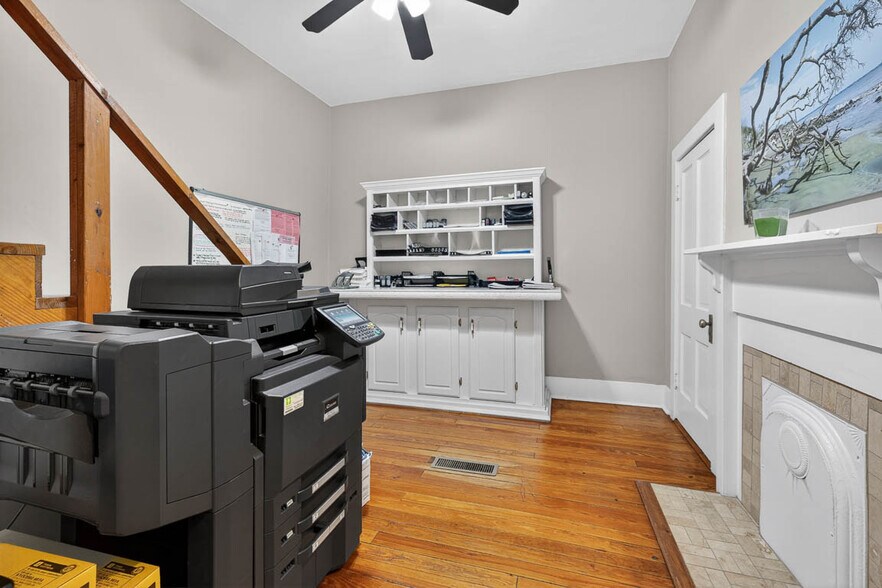 More Photos Of 1607 Norwich St, Brunswick Flex For Sale