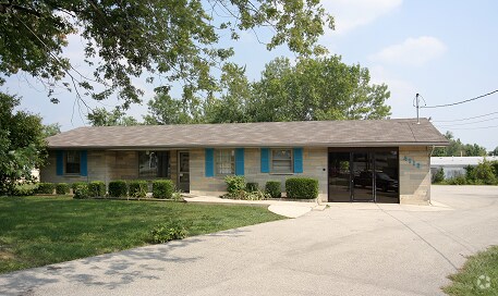 More Photos Of 4112 N Wheeling Ave, Muncie General Retail For Sale