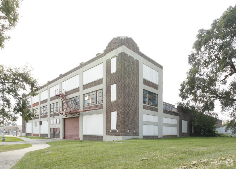 More Photos Of 14707 Dexter Ave, Detroit Warehouse For Sale