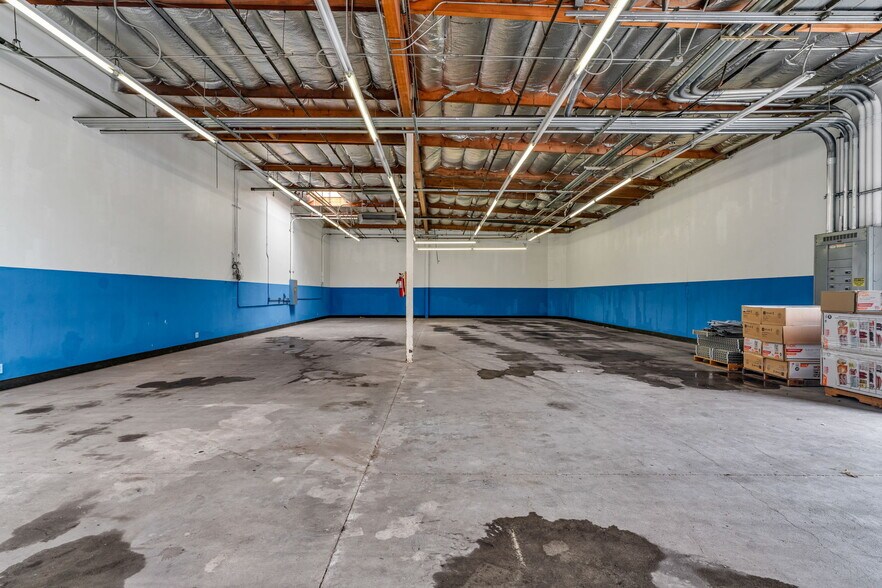 More Photos Of 44368-44370 Old Warm Springs Blvd, Fremont Warehouse For Lease
