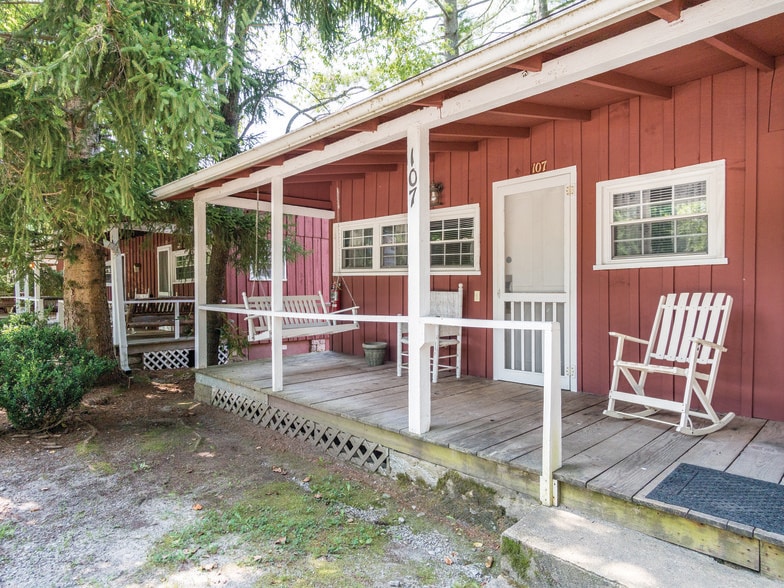 More Photos Of 86 Lily Pad Ln, Flat Rock Hotel For Sale