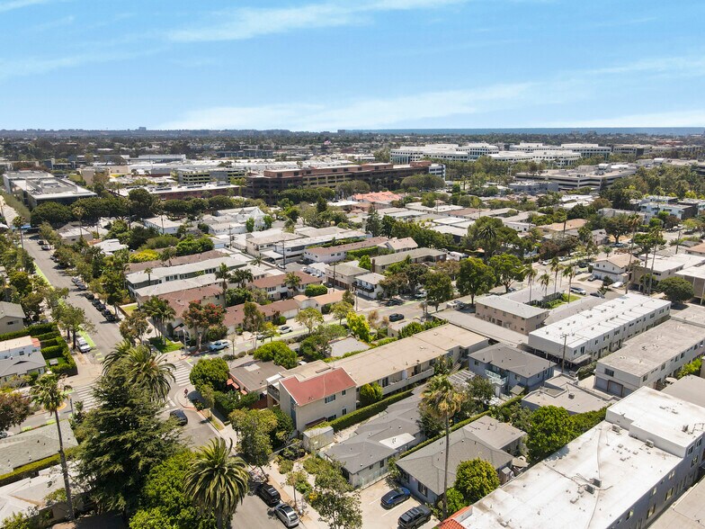 More Photos Of 1446-1448 Yale St, Santa Monica Apartments For Sale