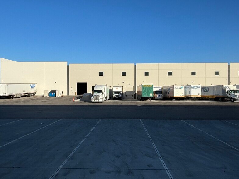 More Photos Of 6425 S Jones Blvd, Las Vegas Distribution For Lease