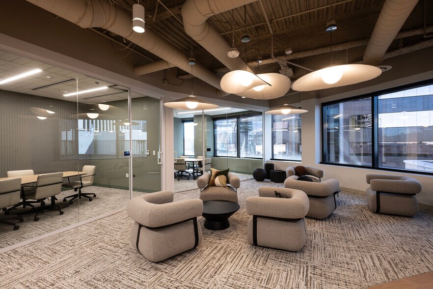More Photos Of 1 N Central Ave, Phoenix Office For Lease