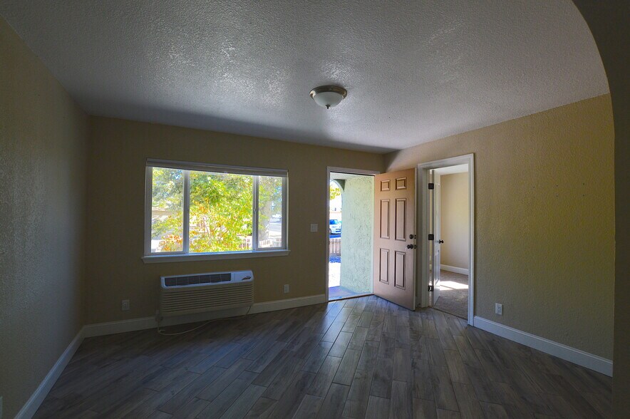 More Photos Of 2230 El Reno Ln, Redding Apartments For Sale