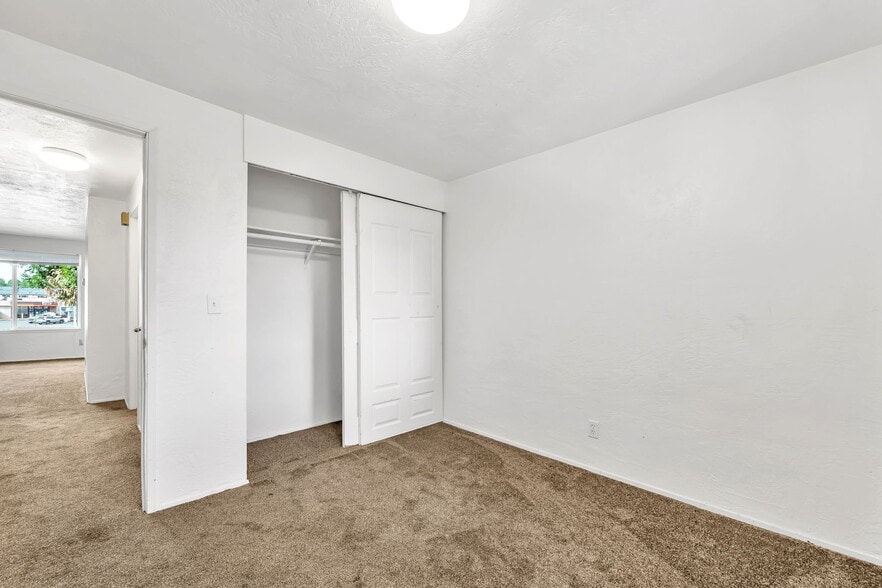 More Photos Of 3942 Ward Dr NE, Salem Apartments For Sale