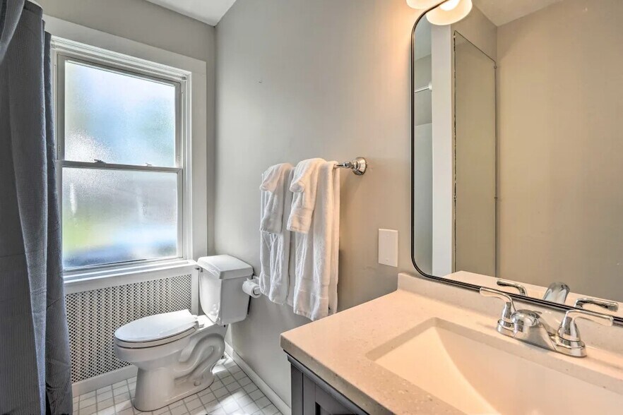 More Photos Of 77 Canada St, Lake George General Retail For Sale