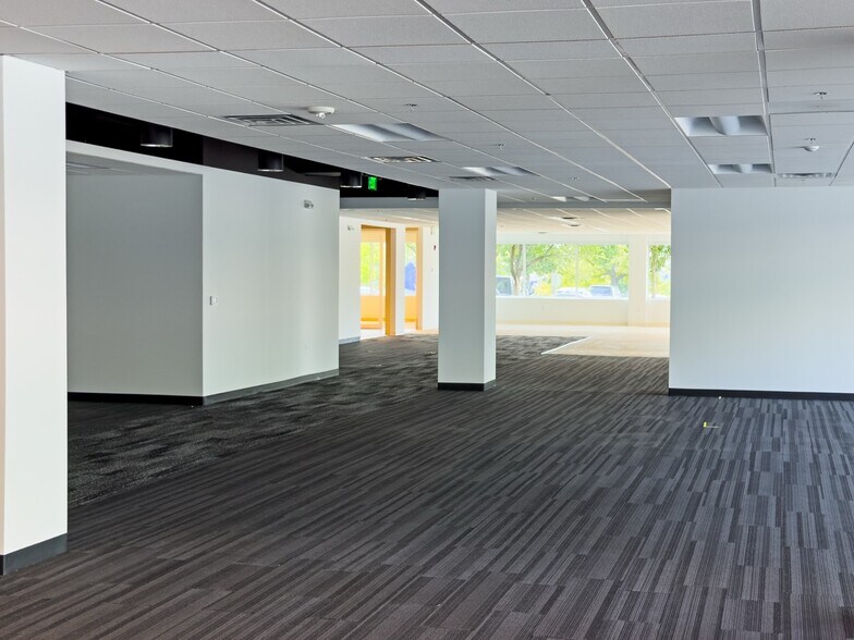 More Photos Of 147 W Election Rd, Draper Office For Sale