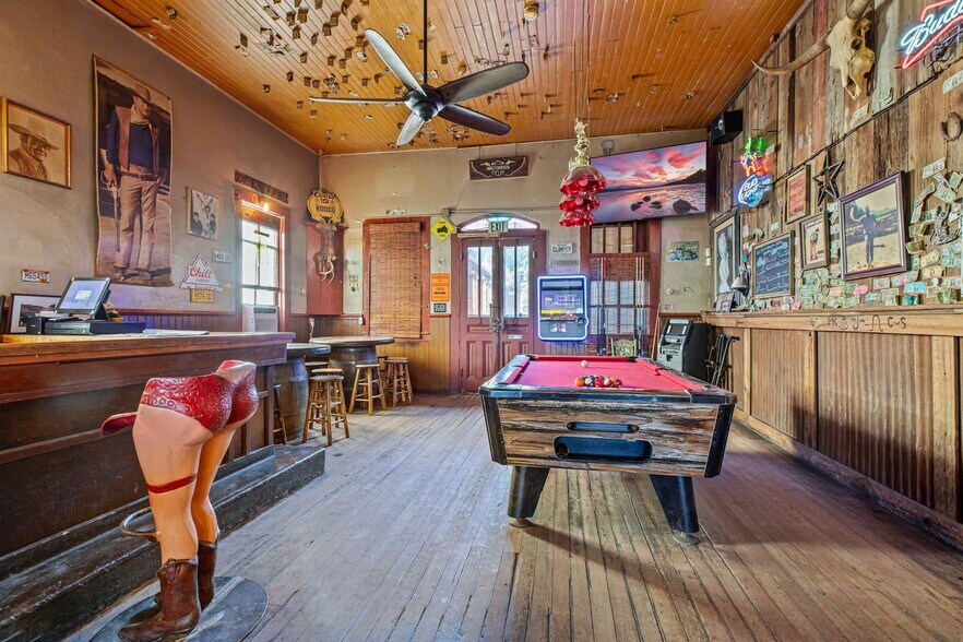 More Photos Of 30048 Yosemite Blvd, La Grange Bar For Sale