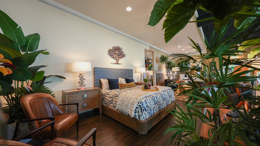 More Photos Of 2265 Bagnell Dam Blvd, Lake Ozark Office For Sale