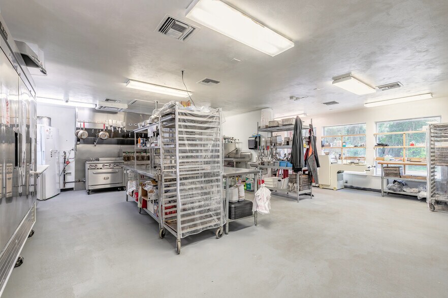 More Photos Of 1001 Canal St, New Smyrna Beach Freestanding For Sale