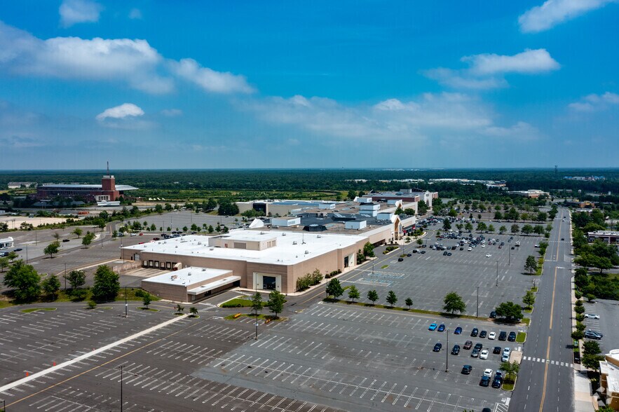 More Photos Of 4409 Black Horse Pike, Mays Landing Department Store For Lease