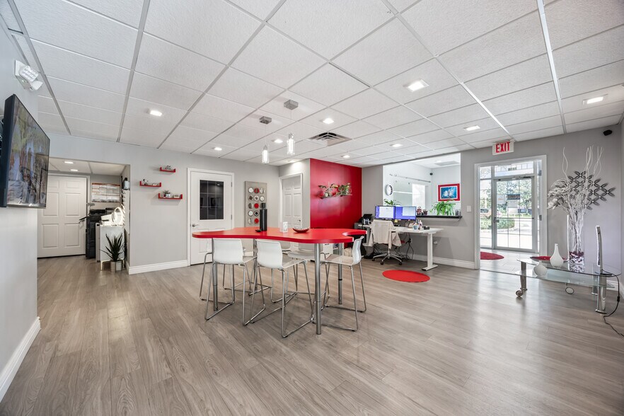 More Photos Of 8255 Wickham Rd, Melbourne Office For Lease