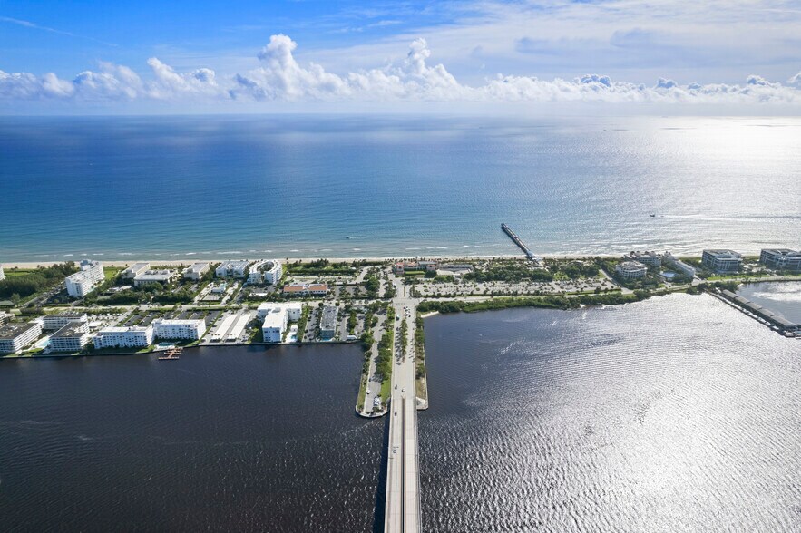More Photos Of 2875 S Ocean Blvd, Palm Beach Office For Lease