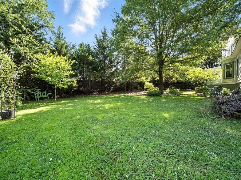 More Photos Of 221 N Main St, Clover Hospitality For Sale