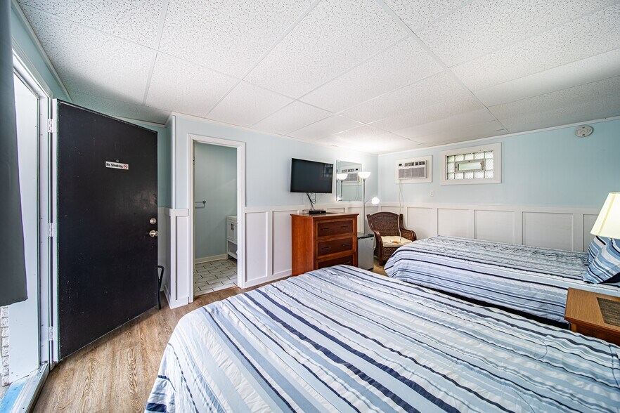 More Photos Of 5169 Lake Rd E, Geneva Hotel For Sale