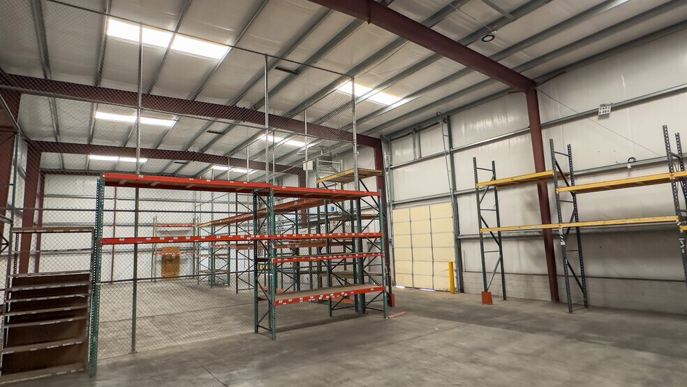 More Photos Of 1345 Geronimo Dr, El Paso Distribution For Sale