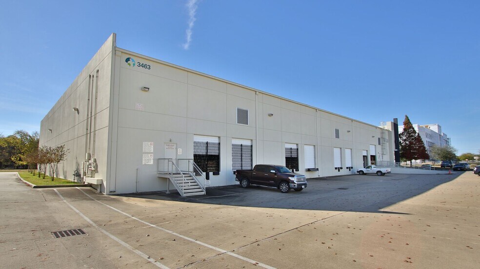 More Photos Of 3423 N Sam Houston Pky W, Houston Unknown For Lease