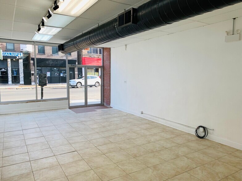 More Photos Of 3512 W 26th St, Chicago Storefront For Lease