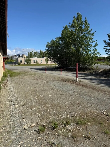 More Photos Of 276 E Danna Ave, Wasilla Warehouse For Sale