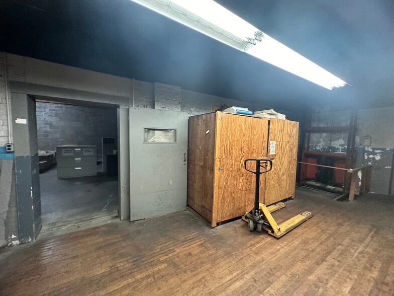 More Photos Of 25 N Main St, Moultrie Office For Sale