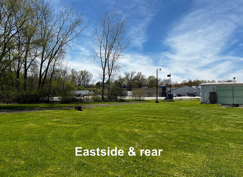 More Photos Of 2813 Liberty Ave, Vermilion Bar For Sale