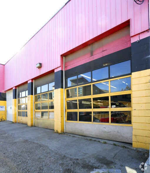 More Photos Of 4712-4730 16th Ave NW, Calgary Storefront Retail Office For Sale