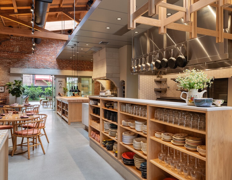 More Photos Of 40 W Green St, Pasadena Storefront For Sale