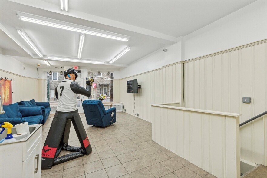 More Photos Of 153-163 Bala Ave, Bala Cynwyd Movie Theatre For Sale