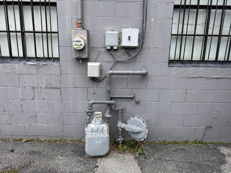 More Photos Of 225 E 10th St, Indianapolis Flex For Sale