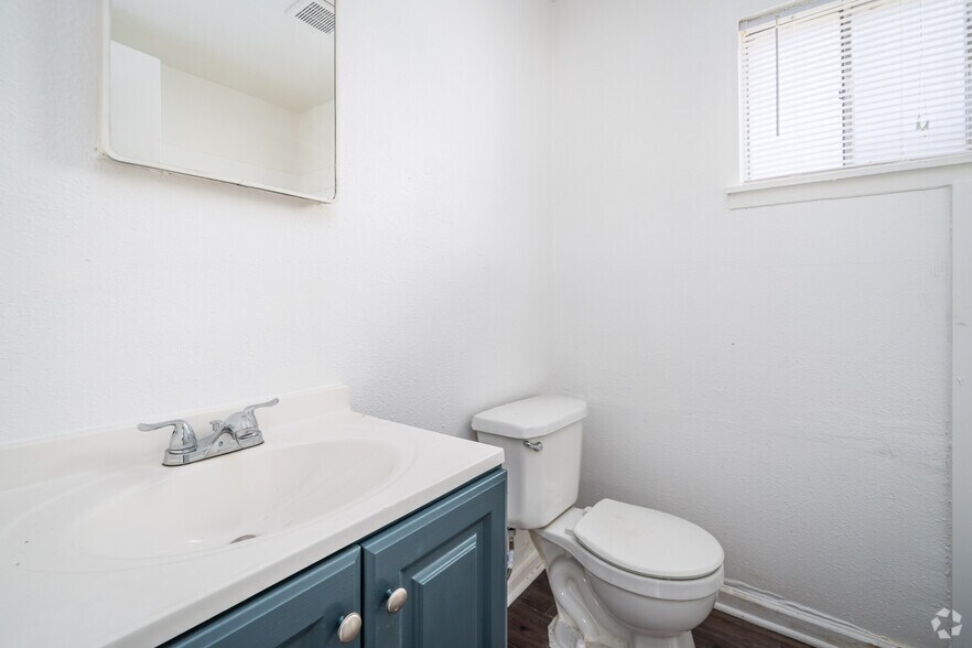 More Photos Of 5716 Pickfair St, Houston Apartments For Sale